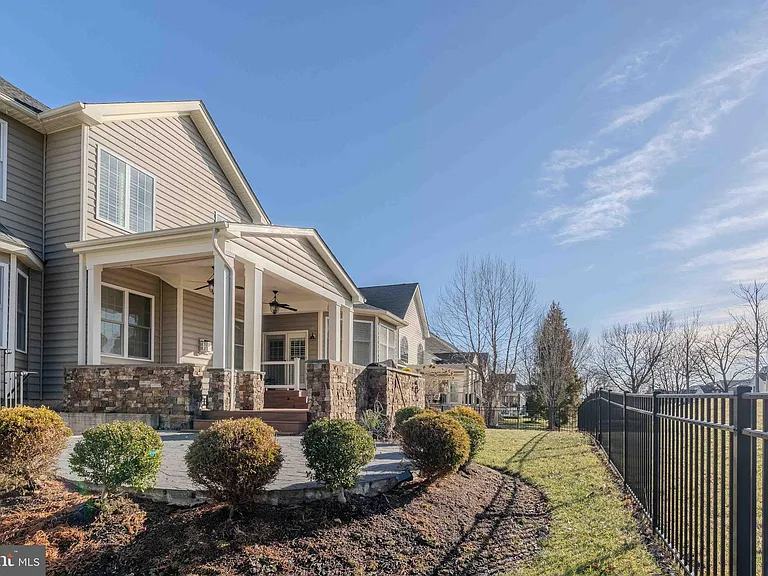 15316 Admiral Baker Cir — Photo 6
