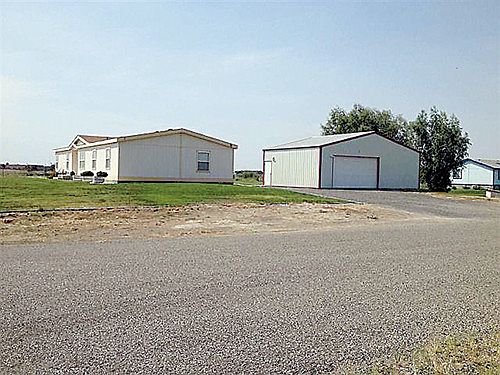 Garage shop (three cars)