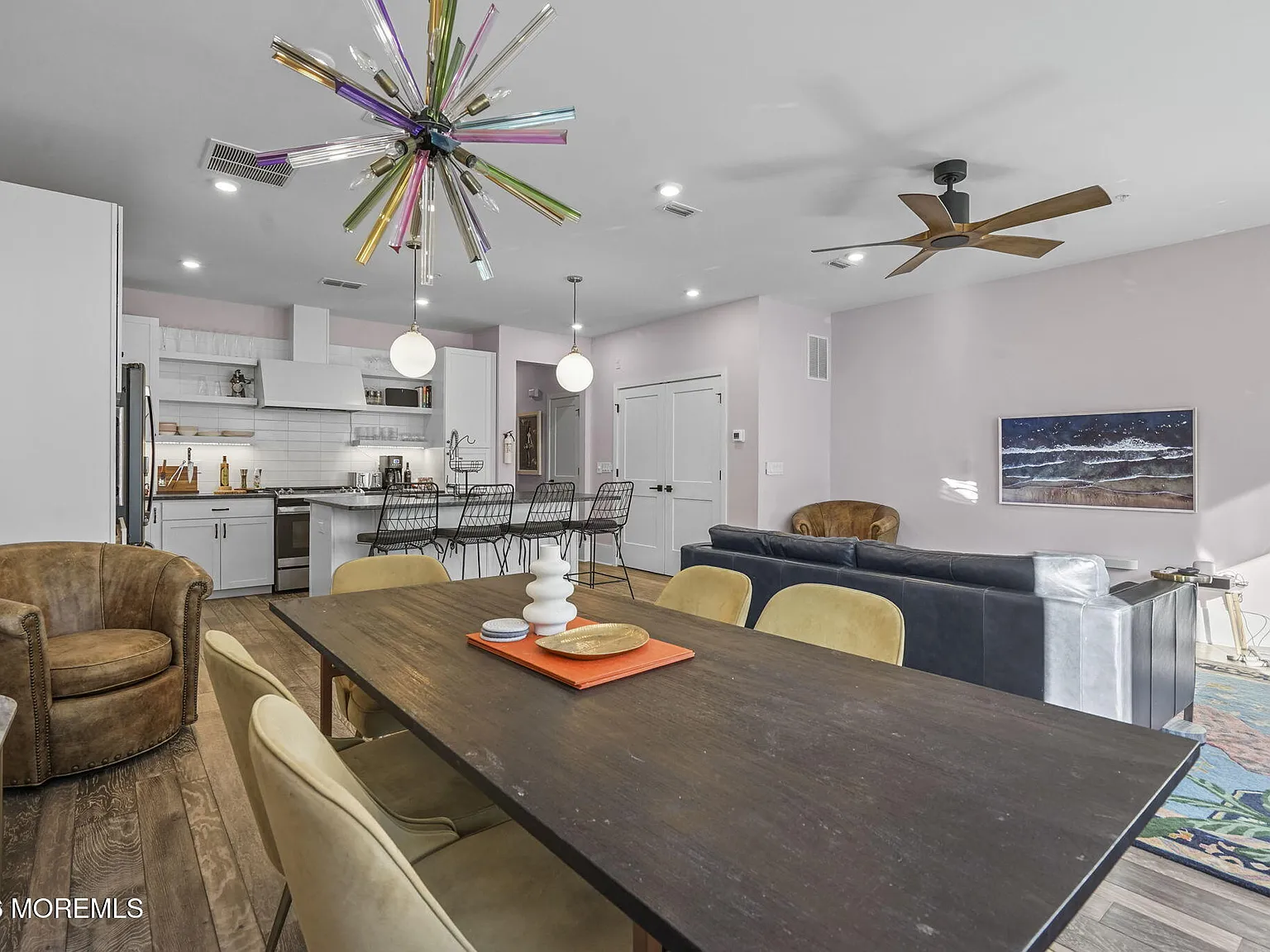 3 bed, 3.5 bath, 2011 sqft, $6,000 — Photo 4