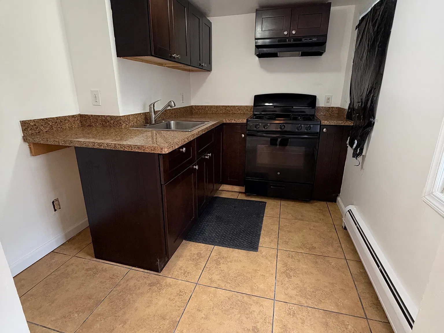 2 bed, 2615 sqft, $2,600 — Photo 3