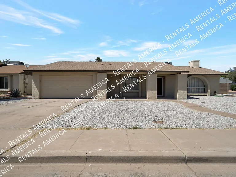 552 W Kilarea Ave — Photo 1
