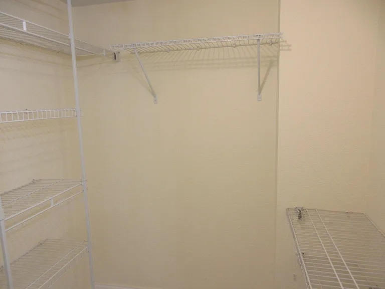 1401 N Riverside Dr #307 — Photo 19
