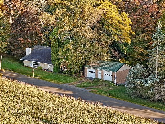 3rd image of 1768 Atwater Rd