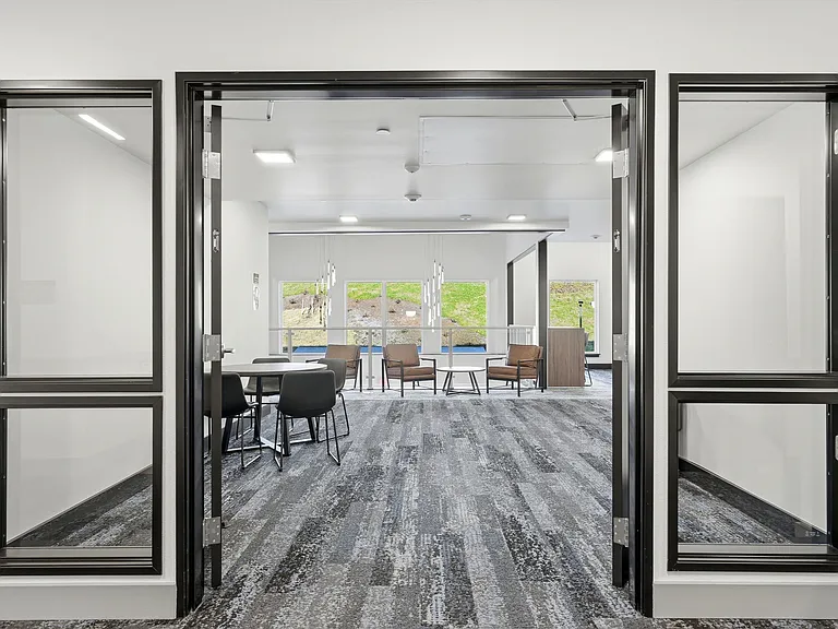 Grand Vista Apartments — Photo 22