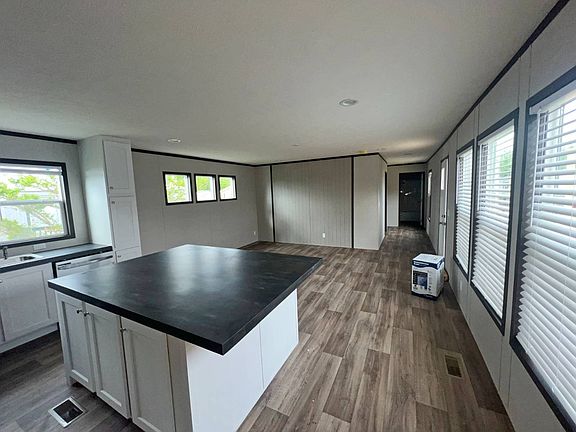 5th image of 435 Sandy Bass Ln