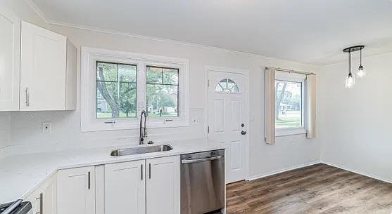 1417 N Wilke Rd — Photo 4
