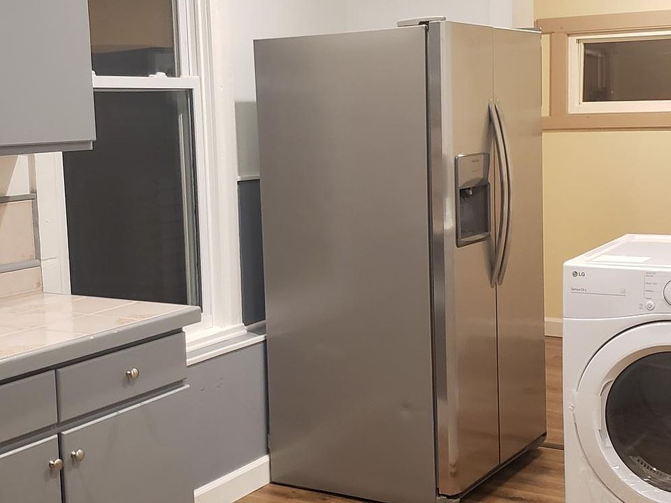 1st image of 2742 N Artesian Ave #2