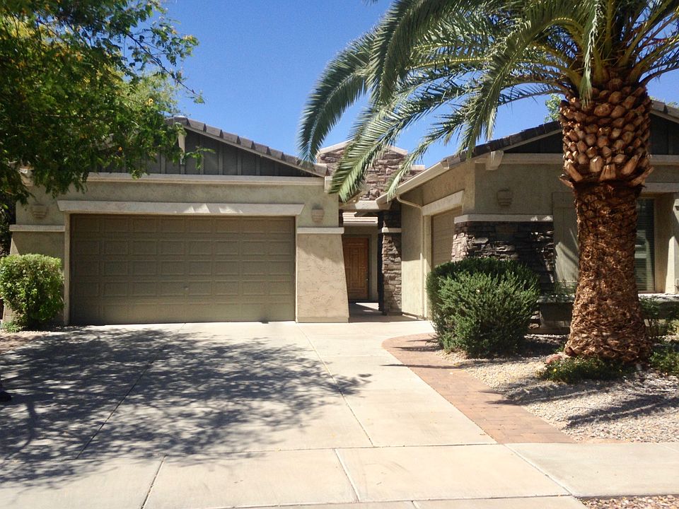 1st image of 624 E Bellerive Pl