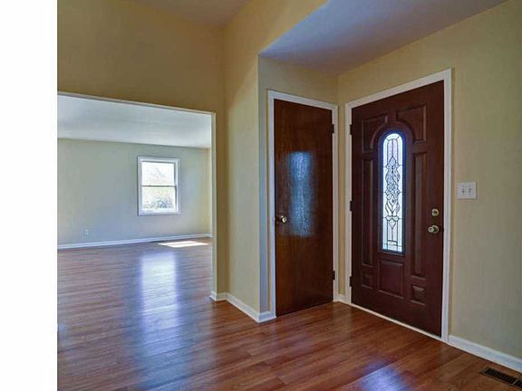 2nd image of 14 Dunbar Dr