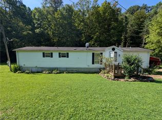 422 Sand Ridge Rd, Millstone, WV 25261