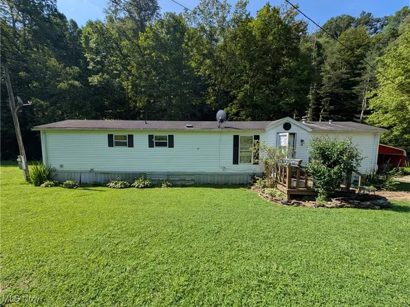 422 Sand Ridge Rd, Millstone, WV 25261