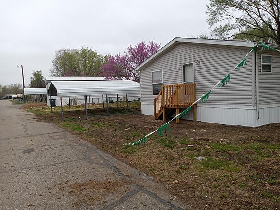 2nd image of 124 N Karen Ln
