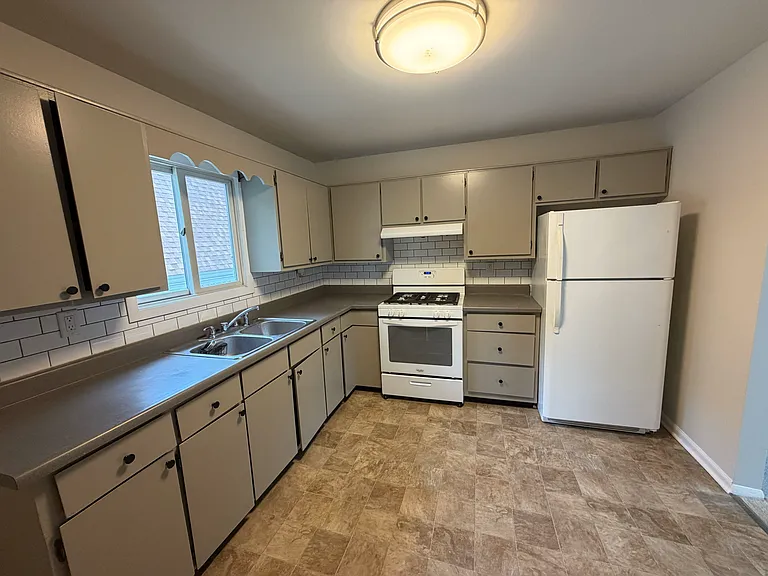 514 E Clark St #B — Photo 1