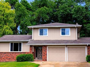 611 S 154th St, Omaha, NE 68154