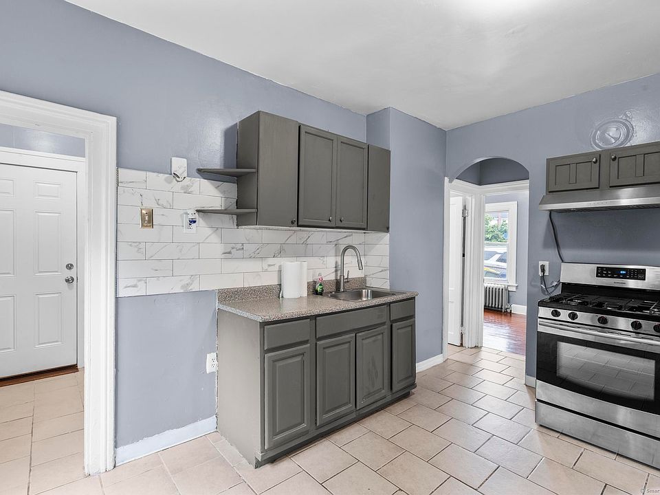 1st image of 1105 N Main St #1