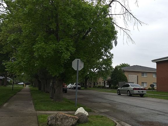 4th image of 18453 Oakwood Ave