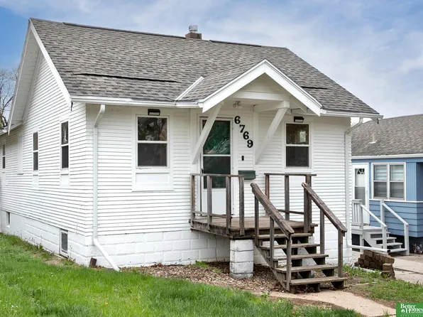 6769 Pratt St, Omaha, NE 68104