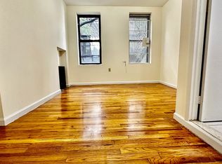 239 W 15th St APT 2RW, New York, NY 10011
