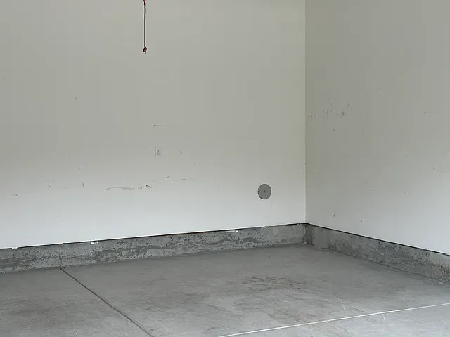 100 Village Ln — Photo 6