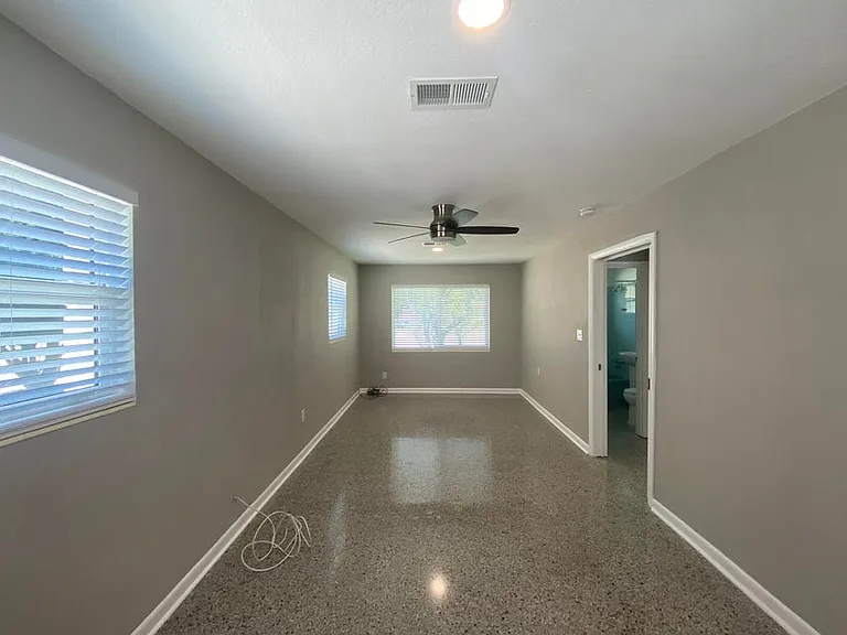 400 Argyle Ct — Photo 47