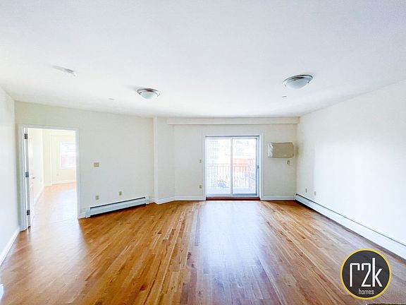 5th image of 1203 Jackson Ave APT 4F