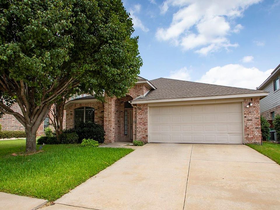1st image of 2821 Saint Johns Dr