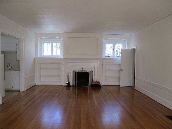 3rd image of 2441 NW Pettygrove St #A
