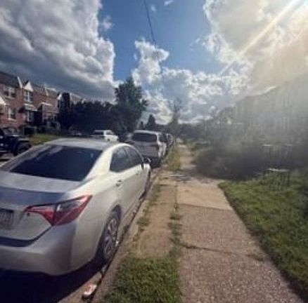 Exterior Neighborhood (street photo)