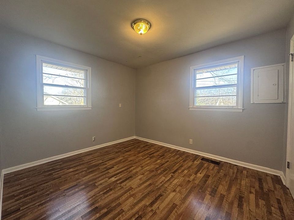 2nd image of 3805 Burrus St E #2