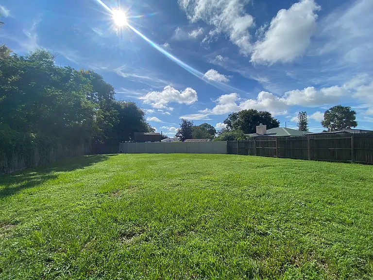 917 Sunshine Way SW — Photo 12