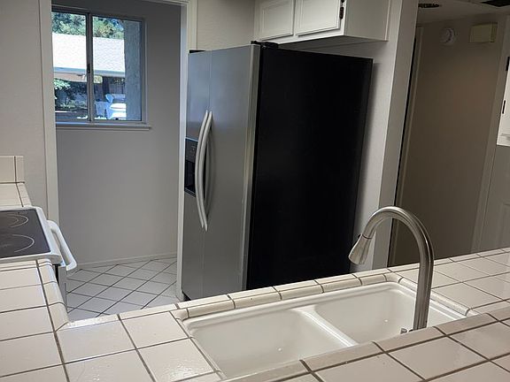 4th image of 1078 Summerplace Dr