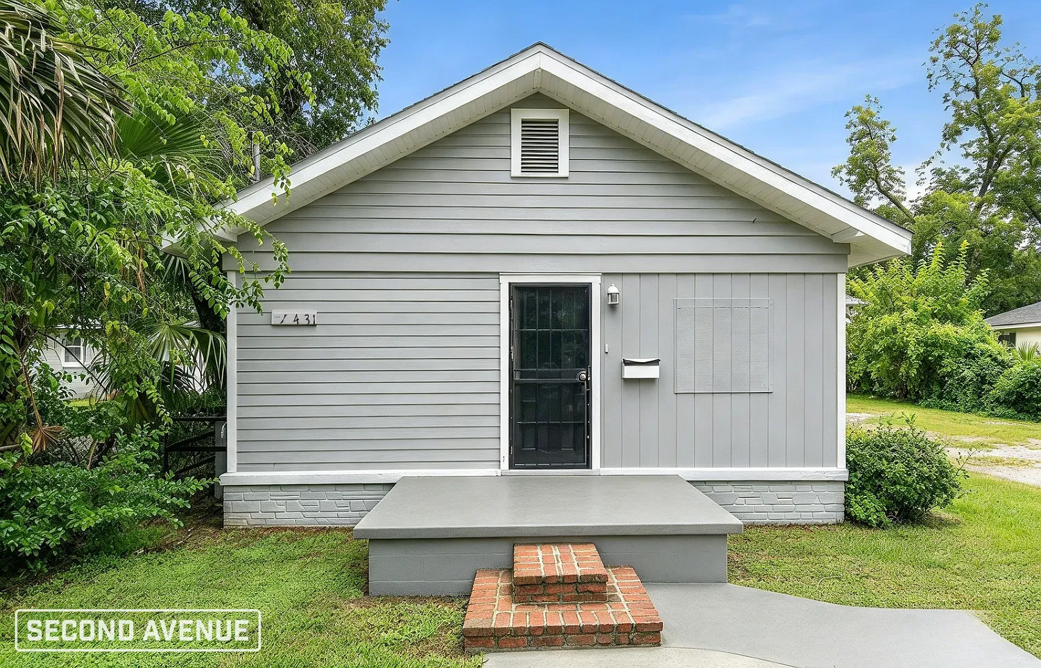 3 bed, 2.0 bath, 1199 sqft, $1,269 — Photo 1