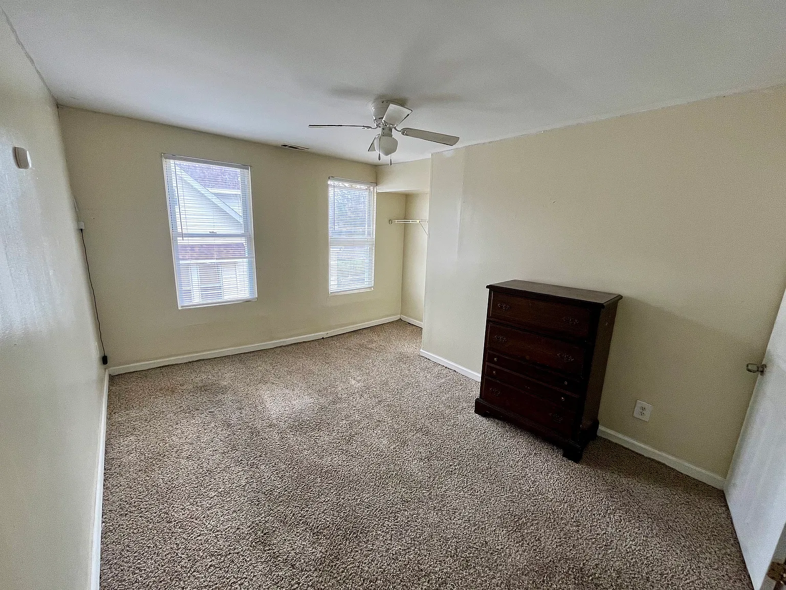 3 bed, $1,540 — Photo 4