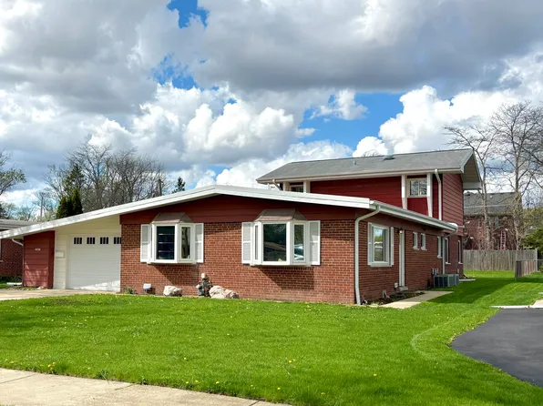 4626 Lilac Ave, Glenview, IL 60025