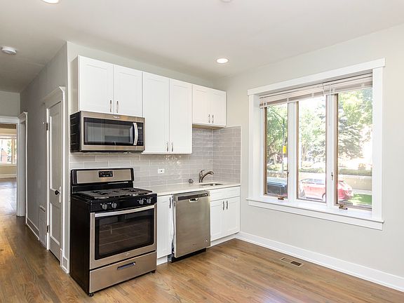 5th image of 825 N Oakley Blvd #1F