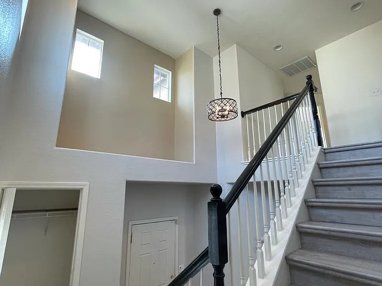 21 Anjou Cir — Photo 13
