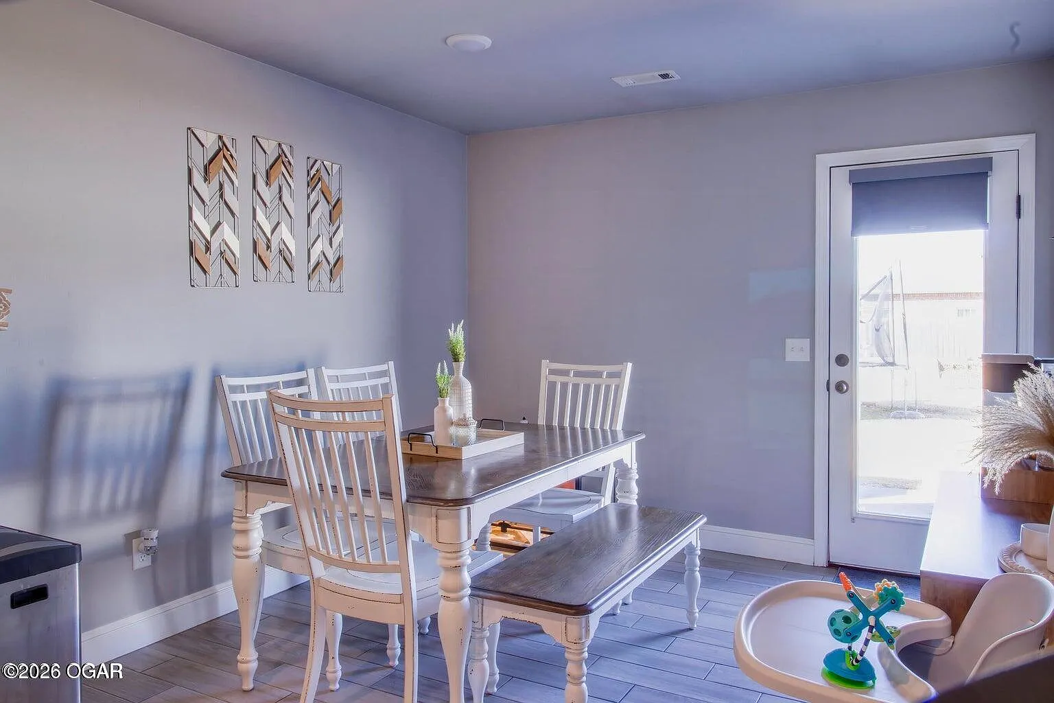4 bed, 2.0 bath, 1474 sqft, $2,095 — Photo 3