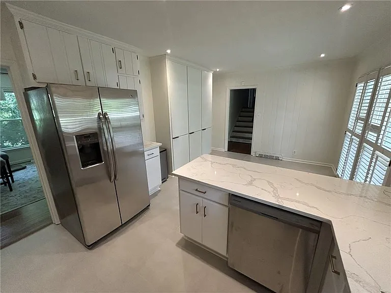 370 Herrington Dr NE — Photo 6