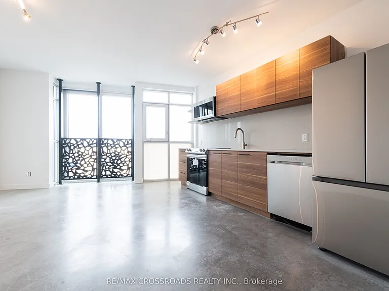 3333 Dundas St W #3A — Photo 6