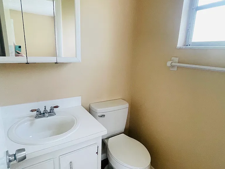 420 S B St — Photo 5