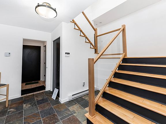 4th image of 5198 Beckton Rd