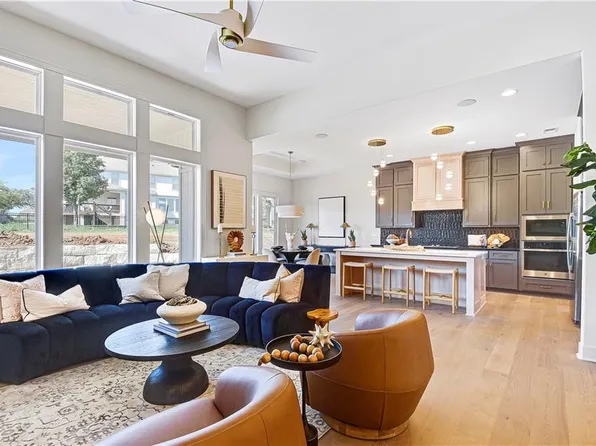 24925 W 98th Pl, Lenexa, KS 66227