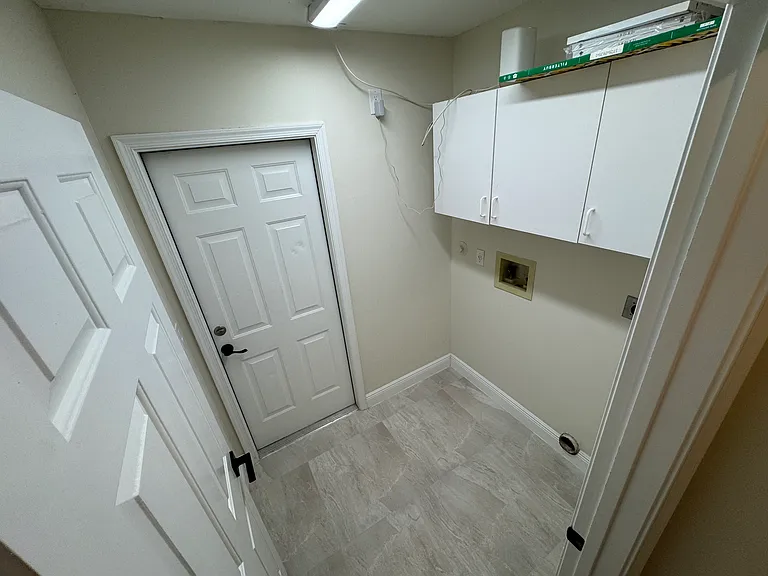 1327 Lake Breeze Dr — Photo 15