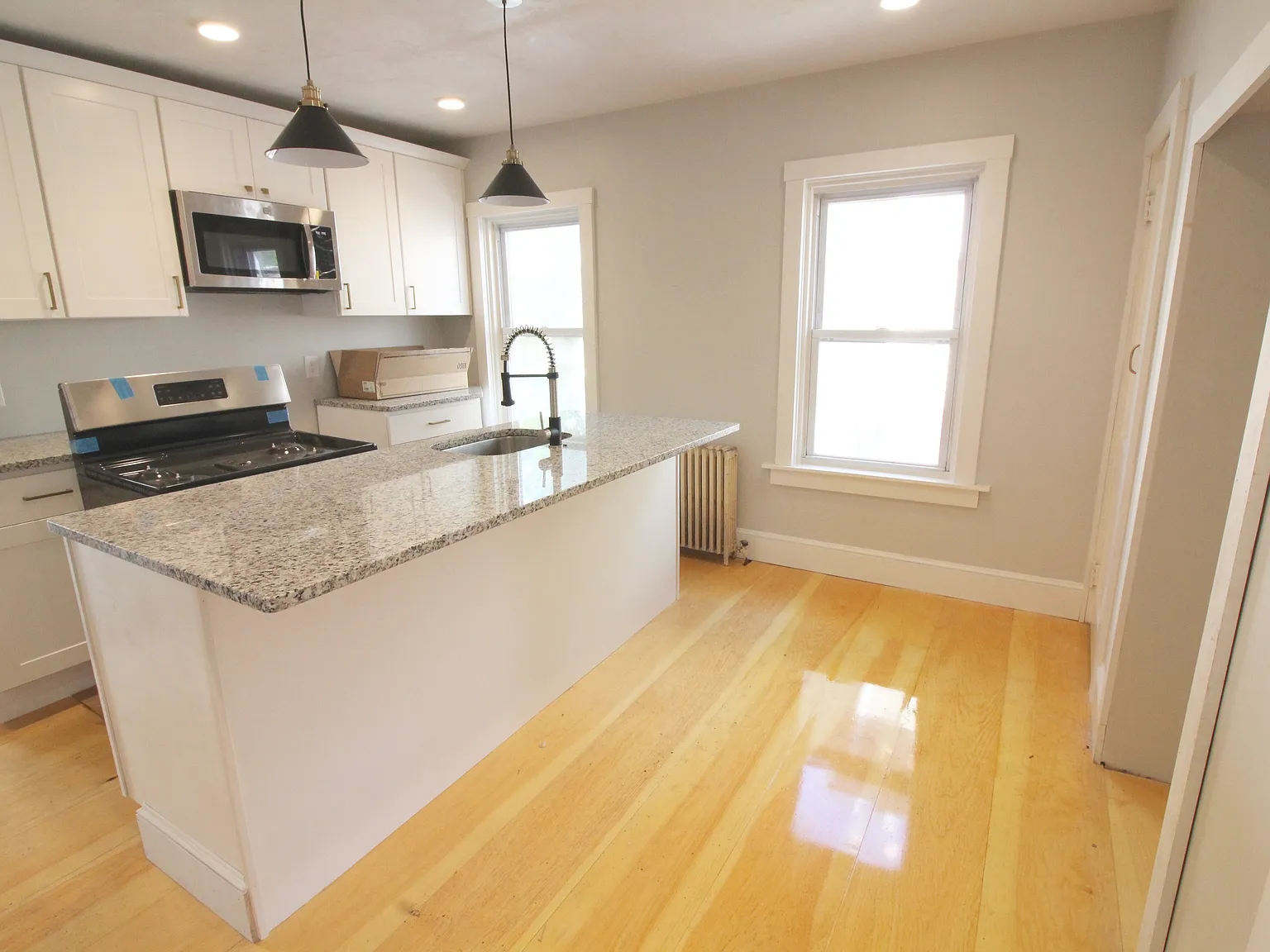 1 bed, 748 sqft, $2,150 — Photo 3