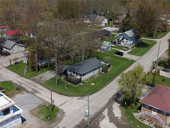 3rd image of 21 Ferris St
