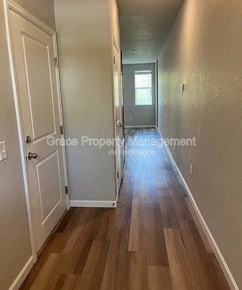 1156 Oak Cir — Photo 4