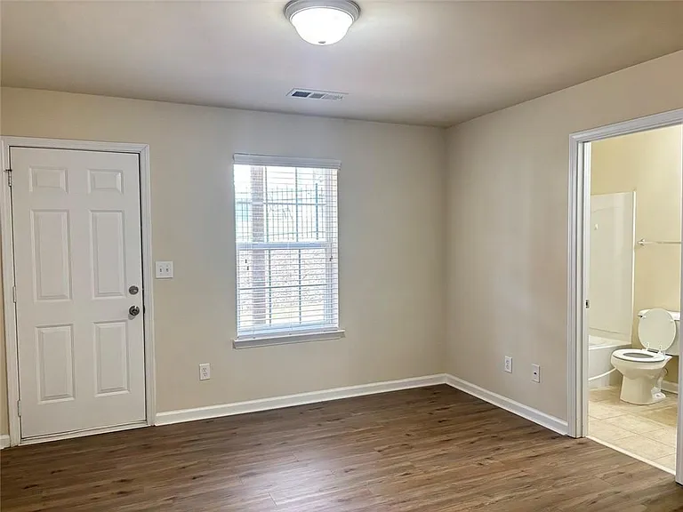 2215 Landing Walk Dr — Photo 3