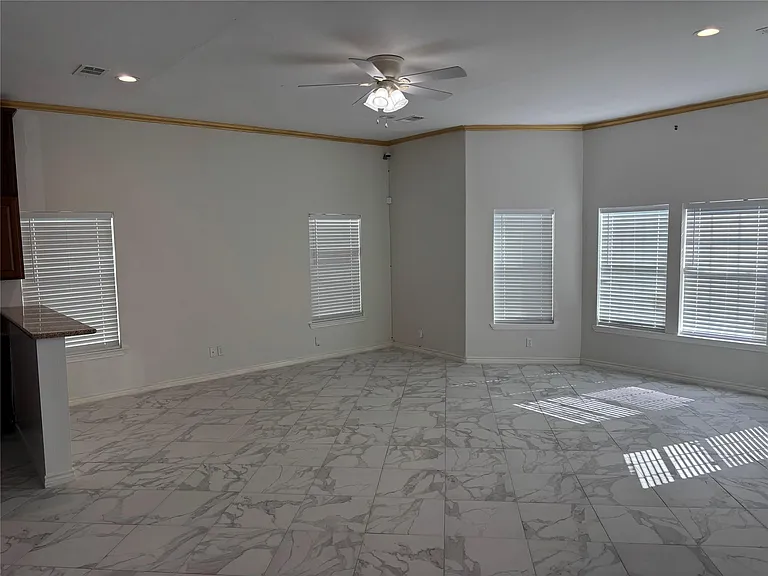 7834 Wolfield Ln — Photo 6