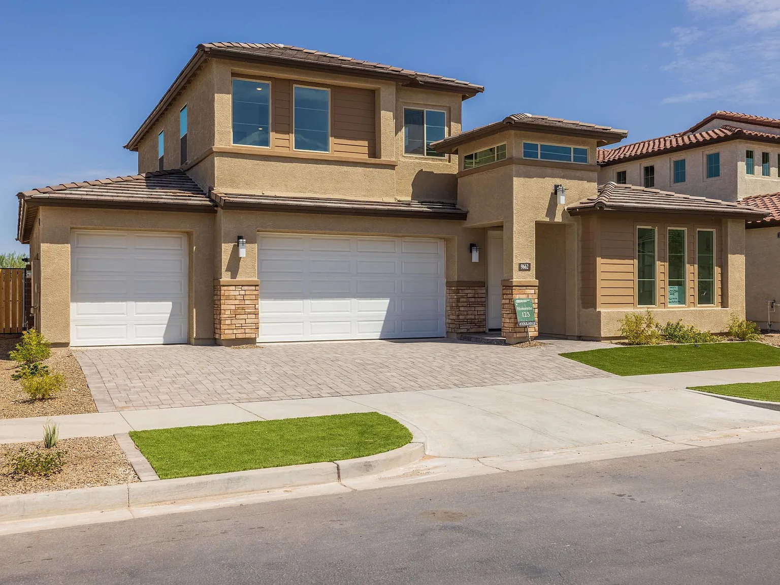 5 bed, 2945 sqft, $3,700 — Photo 3