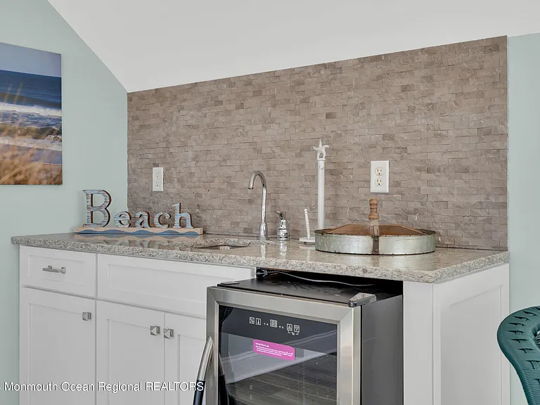 411 Harding Ave — Photo 45